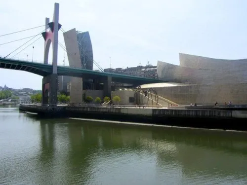 Araña bilbaína fuera del Museo Guggenheim